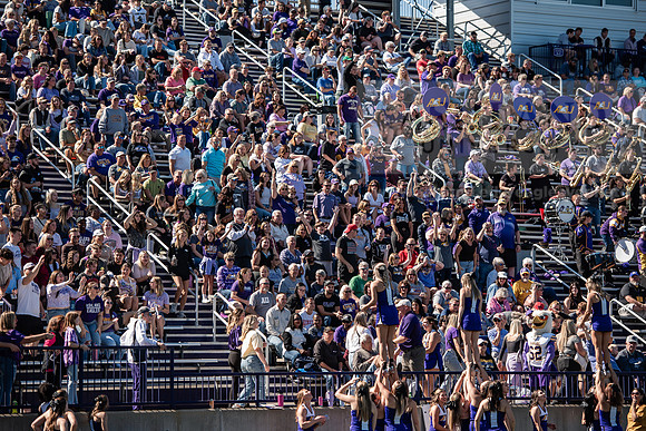 HOCOAUvOHDomFootballGame1024ALW_8633