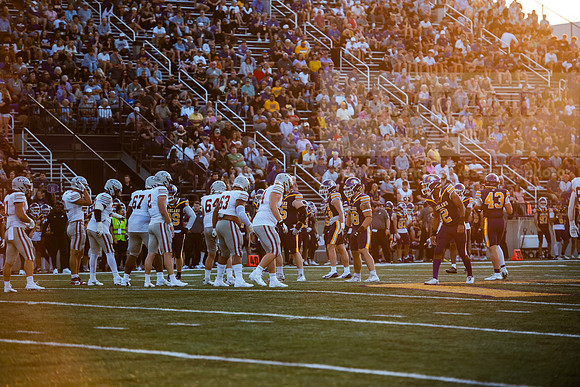AUvIUPFootball0924ALW_8339