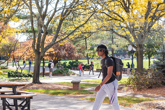 FallCampusLife1024AWB_5457