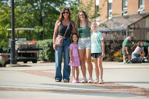 MoveInDay0824AWB_1586