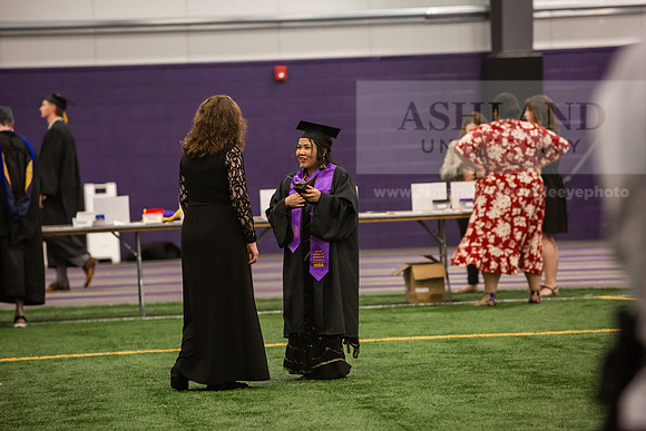 091SpGradPreCeremony0525JH6Q8B8044