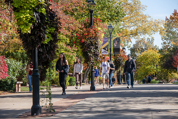 FallCampusLife1024AWB_5751
