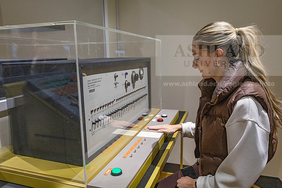 AkronUniversityPsychologyMuseumTrip113023MC_1891