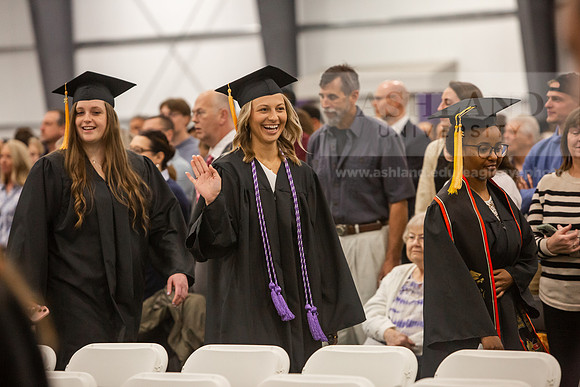175SpGradProcessional0525JH6Q8B8204