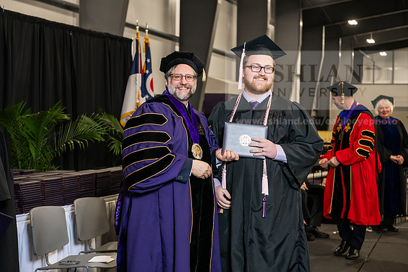 002SPGradBachelorScience0525AWB_3778
