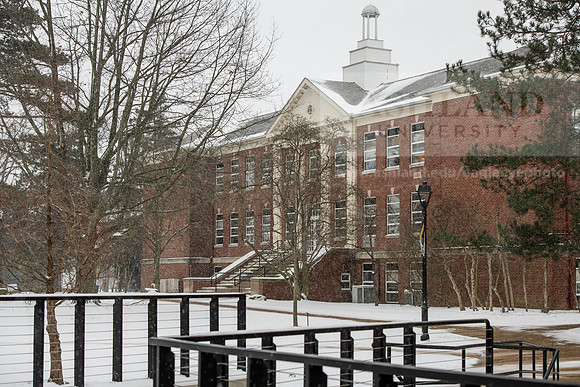 StudentsReturnWinterCampus0125AWB_6757