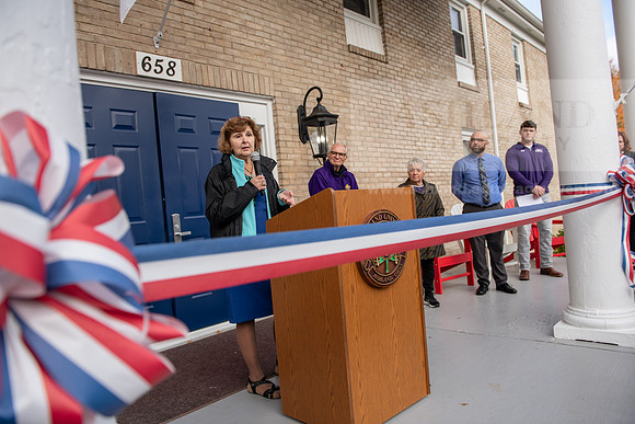 HomecomingUSAHouseRibbonCeremony1023AWB_6014