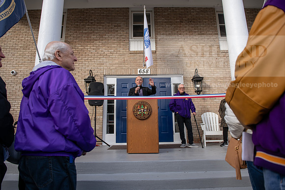 HomecomingUSAHouseRibbonCeremony1023AWB_6052