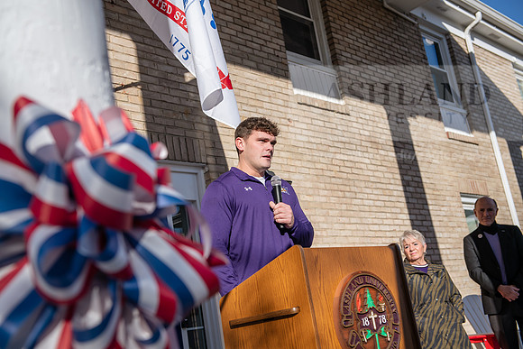 HomecomingUSAHouseRibbonCeremony1023AWB_6254