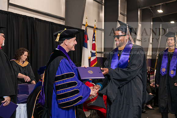 098SpGradMasterBusiness0524AWB_9275