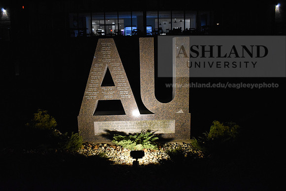 CampusHolidayPhotos1123SG_0228