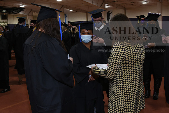 031WiGradPreCeremony1221MP7_0032