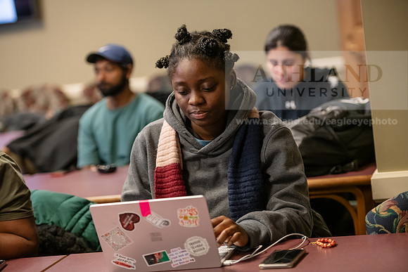 MBADigitalMarketing0324AWB_8345