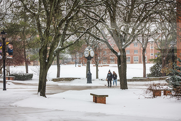 StudentsReturnWinterCampus0125AWB_6874