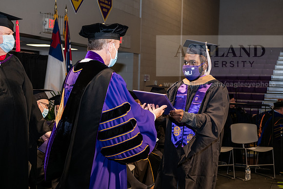 068MasterBusinessWiGrad1221ALW_6729