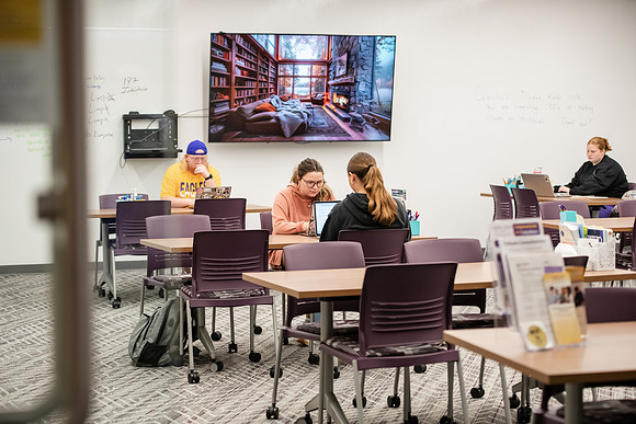 WCCStudentStudy1024AWB_8251