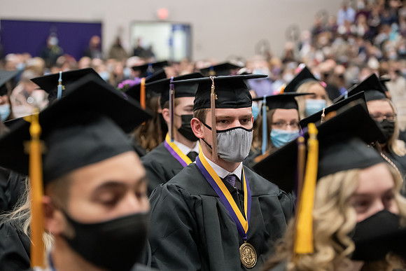 107WiGradCeremony1221ALW_6388