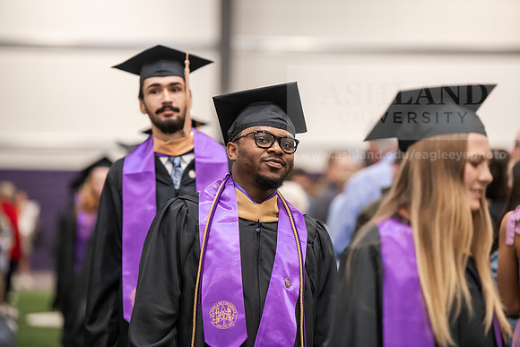 089SpGradProcessional0525AWB_2369