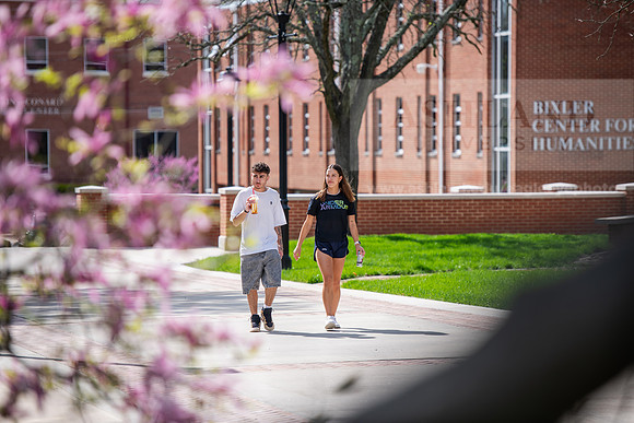 072SpringCampusLife0425AWB_9900
