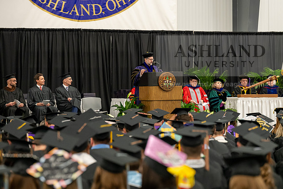 070SpGradCeremony0525AEAU-Graduation-2025-Andrew-0167