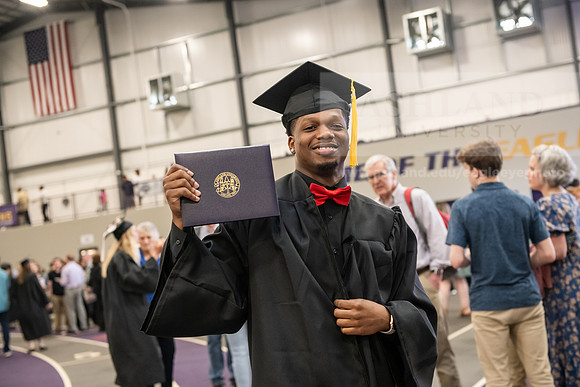 044SpGradPostCeremony0524AWB_0058