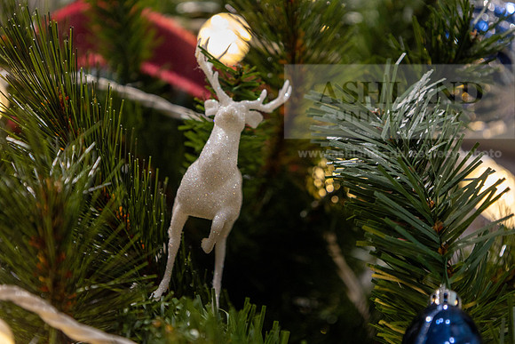 HolidayDecor120923MC_6202