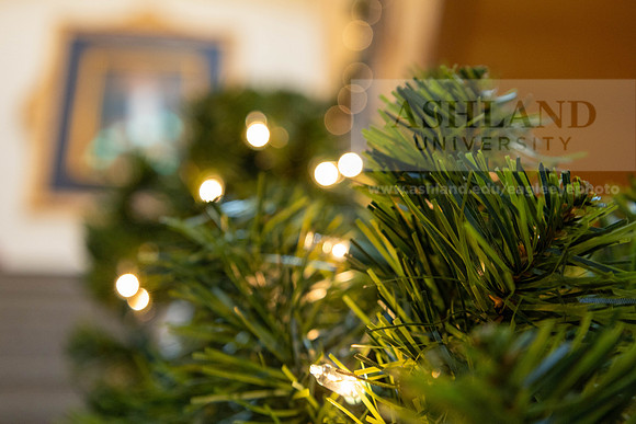 HolidayDecor120923MC_6175