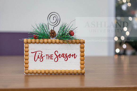 HolidayDecor120923MC_6363