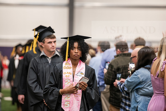 216SpGradProcessional0525AWB_2450