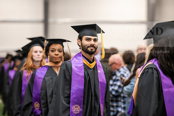 092SpGradProcessional0525AWB_2372