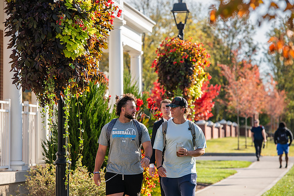FallCampusLife1024AWB_5025