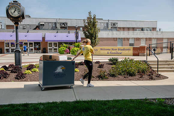 MoveInDay0824AWB_0241