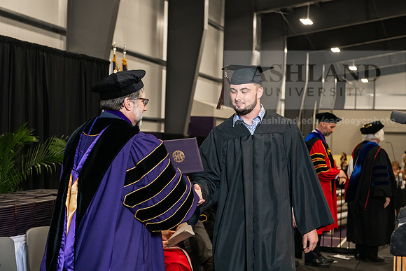 097SPGradBachelorArts0525AWB_3456
