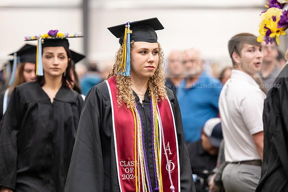 298SpGradProcessional0524AWB_8692