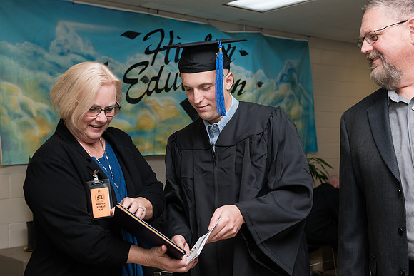 252GraftonCorrectionalGrad1018ALW_1212