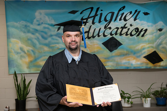283GraftonCorrectionalGrad1018ALW_1272