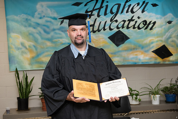 284GraftonCorrectionalGrad1018ALW_1274