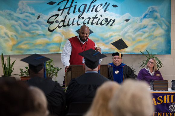 071GraftonCorrectionalGrad1018ALW_0767