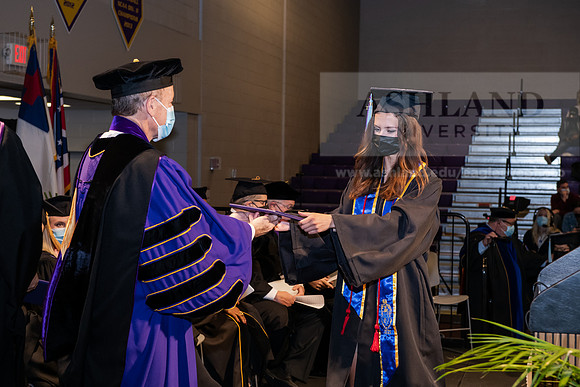 016BachelorEducationWiGrad1221ALW_7023