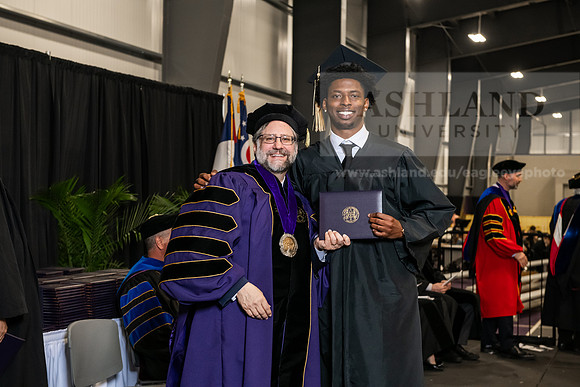 028SPGradBachelorScience0525AWB_3798