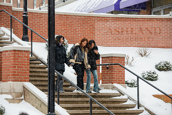 StudentsReturnWinterCampus0125AWB_6658