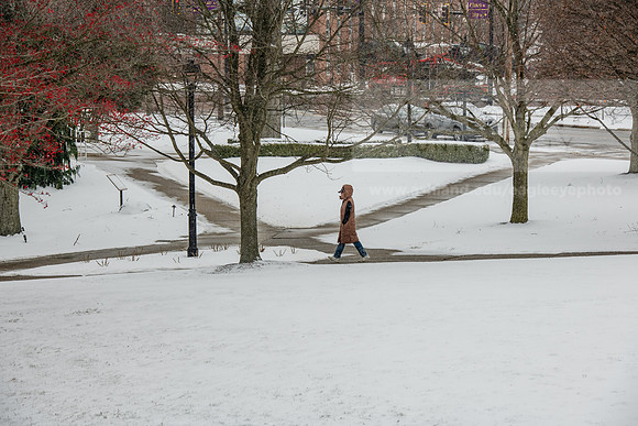 StudentsReturnWinterCampus0125AWB_6735