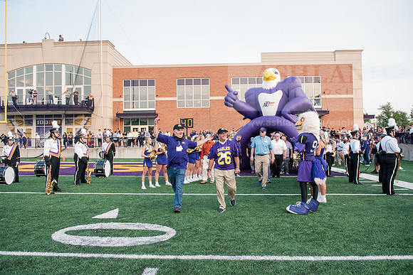 AUvsFerris100Ftball0921ALW_3557