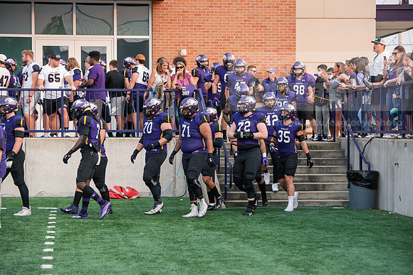 AUvsFerris100Ftball0921ALW_7424