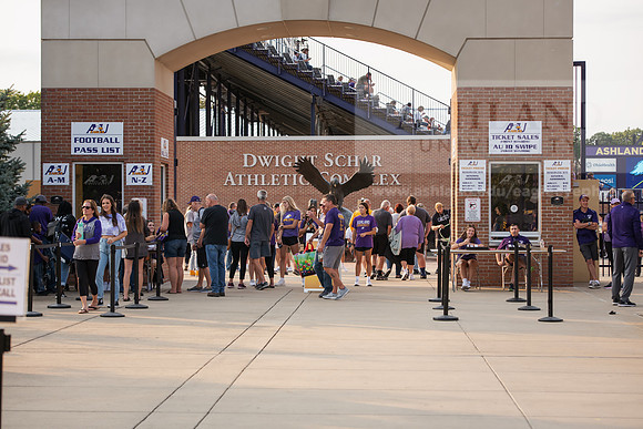 AUvsFerris100Ftball0921ALW_7070