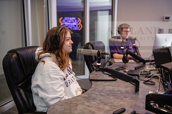 WRDLRadioMorningShow0224AWB_8555