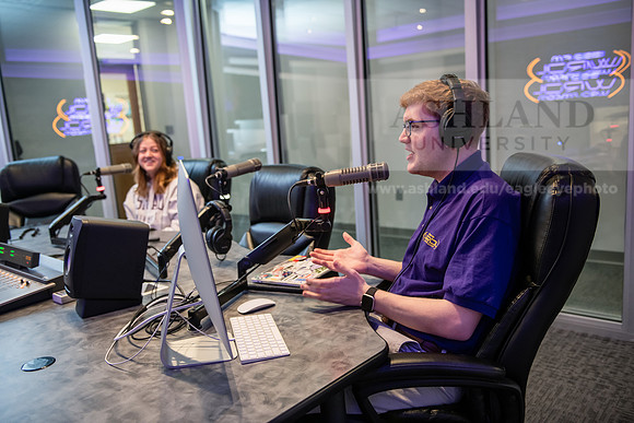WRDLRadioMorningShow0224AWB_8561