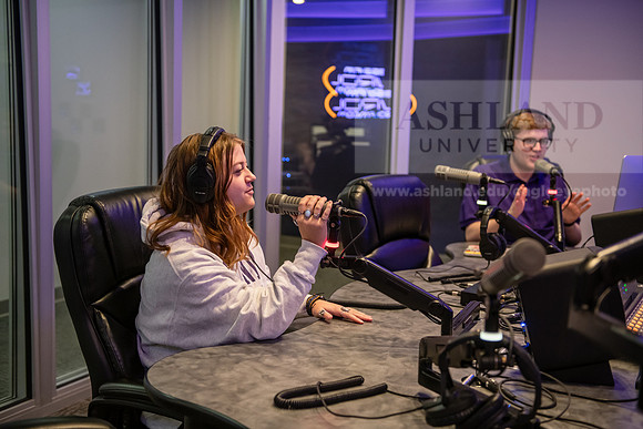 WRDLRadioMorningShow0224AWB_8559