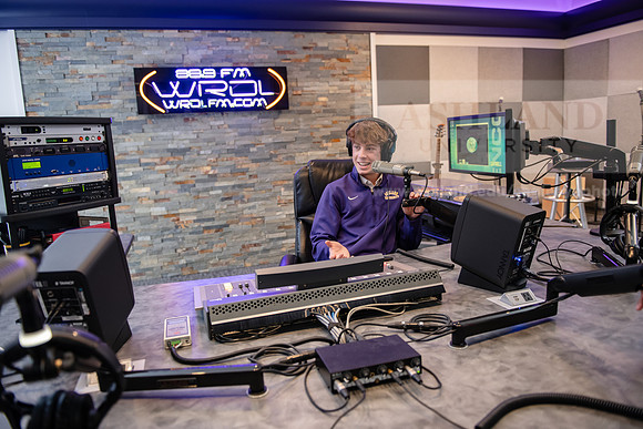 WRDLRadioMorningShow0224AWB_8572