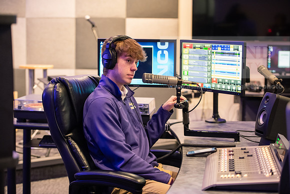 WRDLRadioMorningShow0224AWB_8588